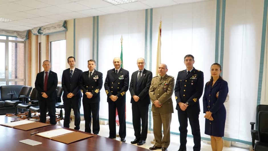 Firma del acuerdo entre la DIRECCIÓN GENERAL DEL PERSONAL MILITAR y la ORDEN CONSTANTINIANA